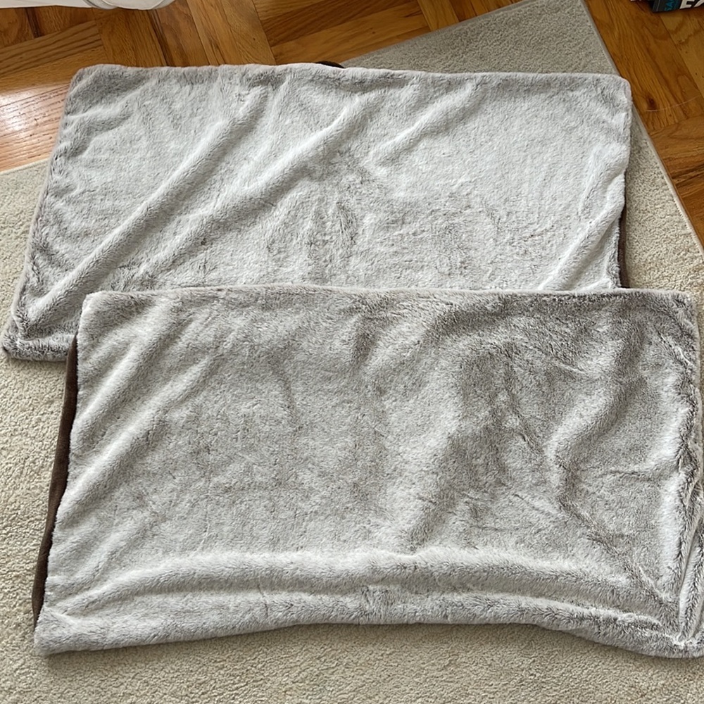 Threshold fuzzy body pillow cover set